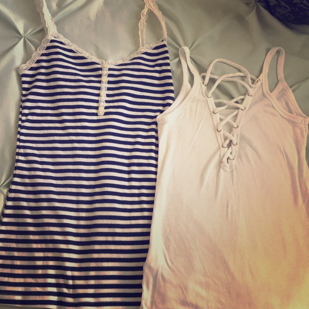 Set of two tank tops